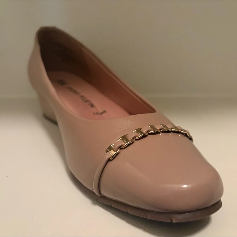 Anne Klein Tan Wedges